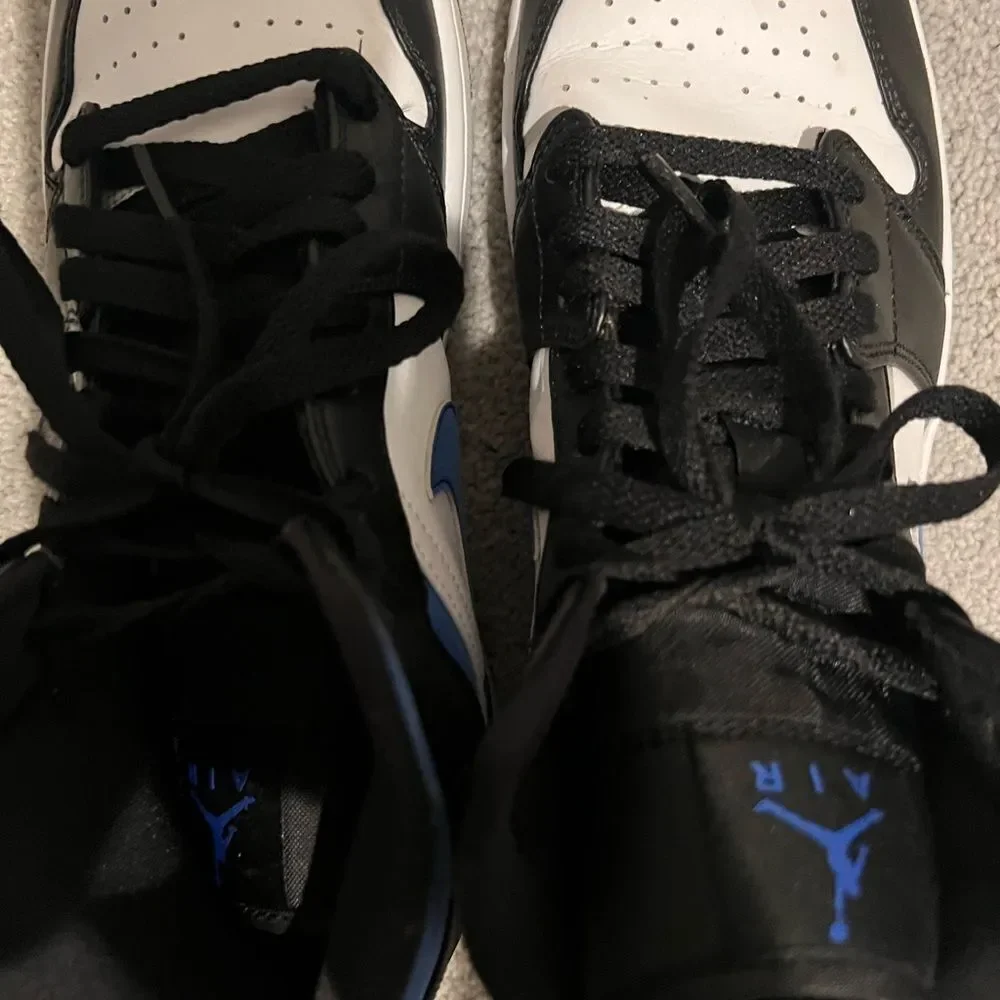 2021 Air Jordan 1 MID 